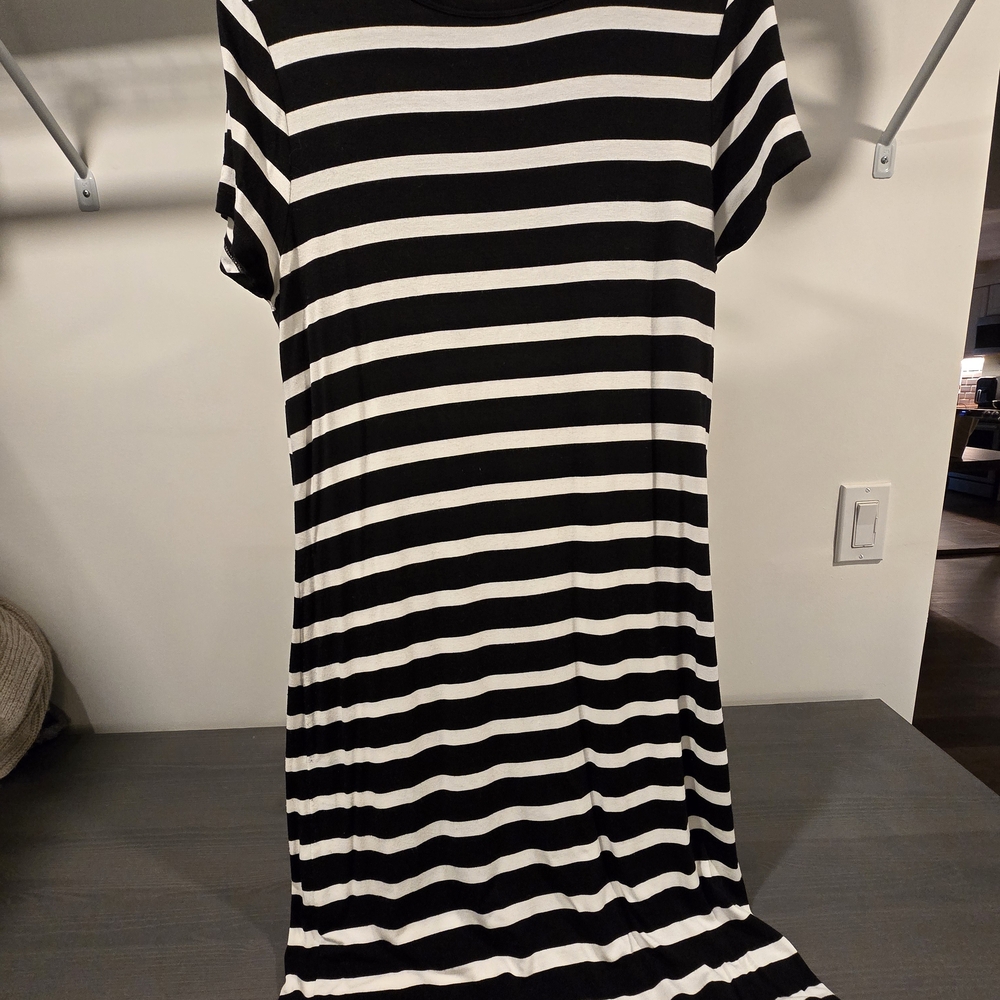 MICHAEL Michael Kors Striped Midi Dress in Black and White